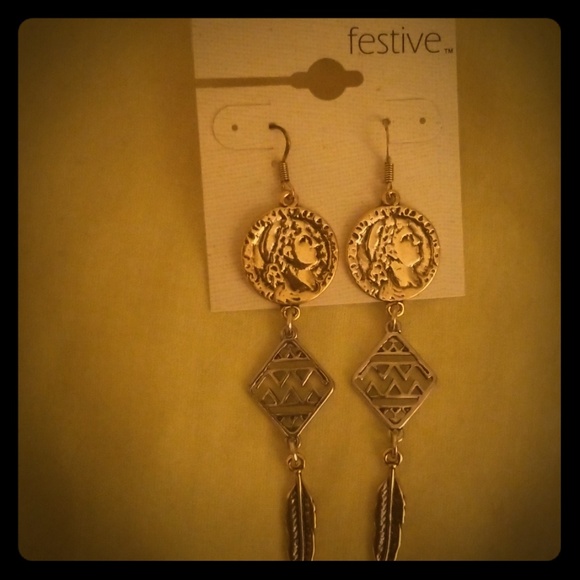 Earrings - Picture 1 of 1
